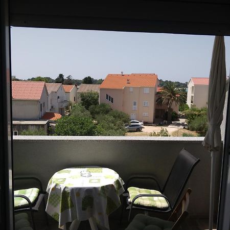 Apartments Booky Novalja Bagian luar foto
