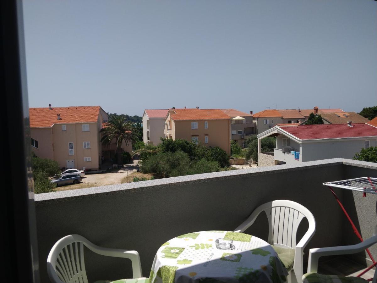 Apartments Booky Novalja Bagian luar foto