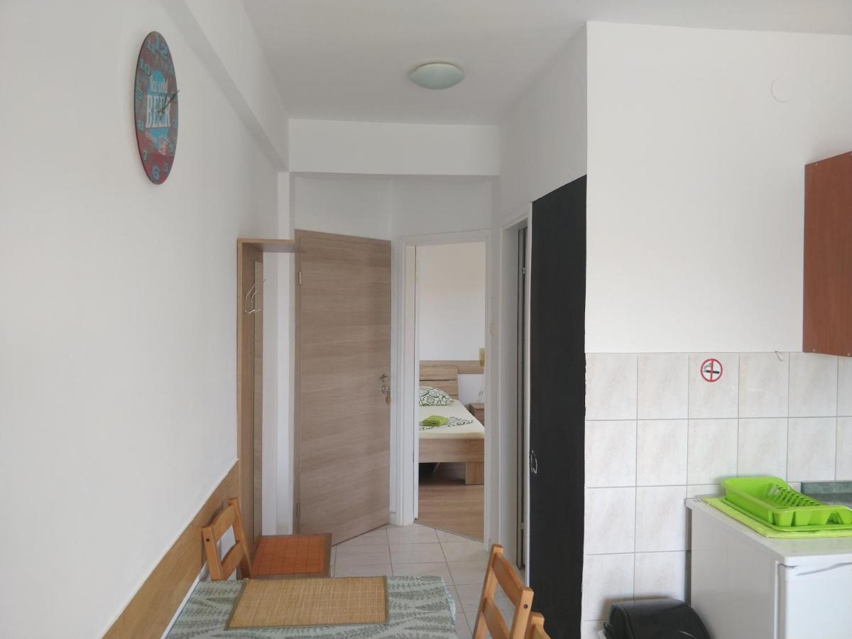 Apartments Booky Novalja Bagian luar foto