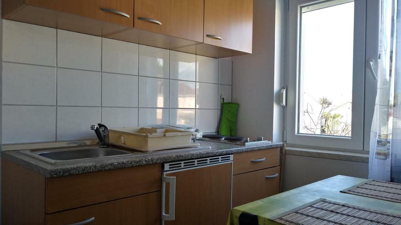 Apartments Booky Novalja Bagian luar foto