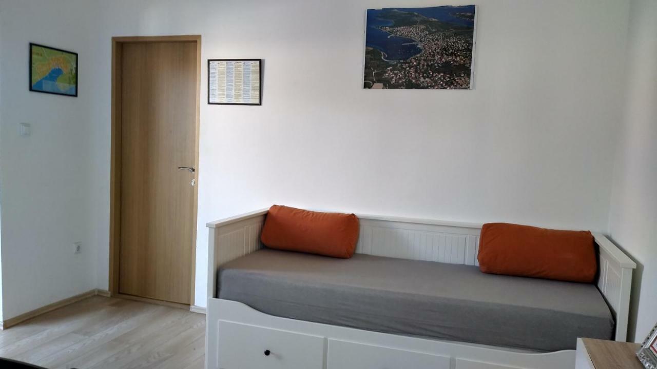 Apartments Booky Novalja Bagian luar foto